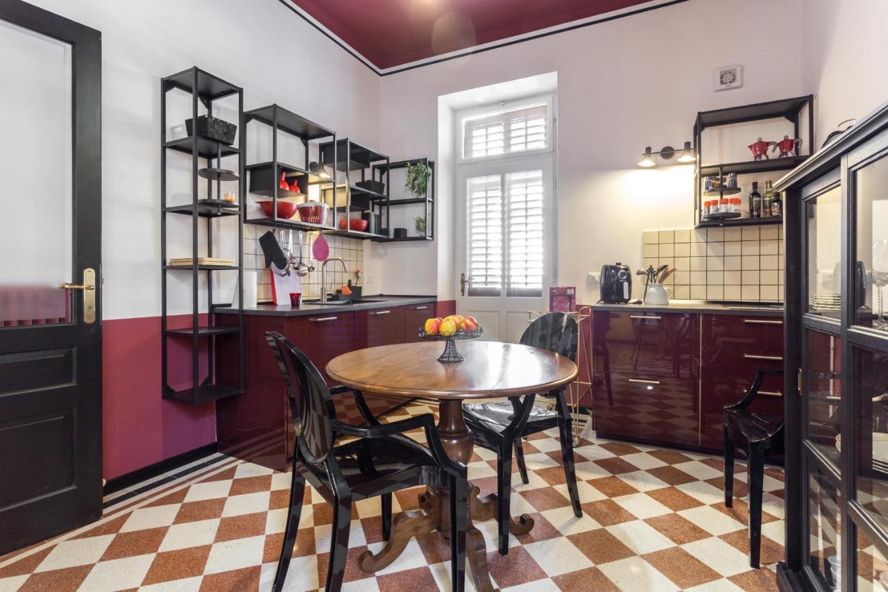 La Casa Di Gatsby Lusso In Pieno Centro Con Parcheggio Apartamento Gorizia Exterior foto