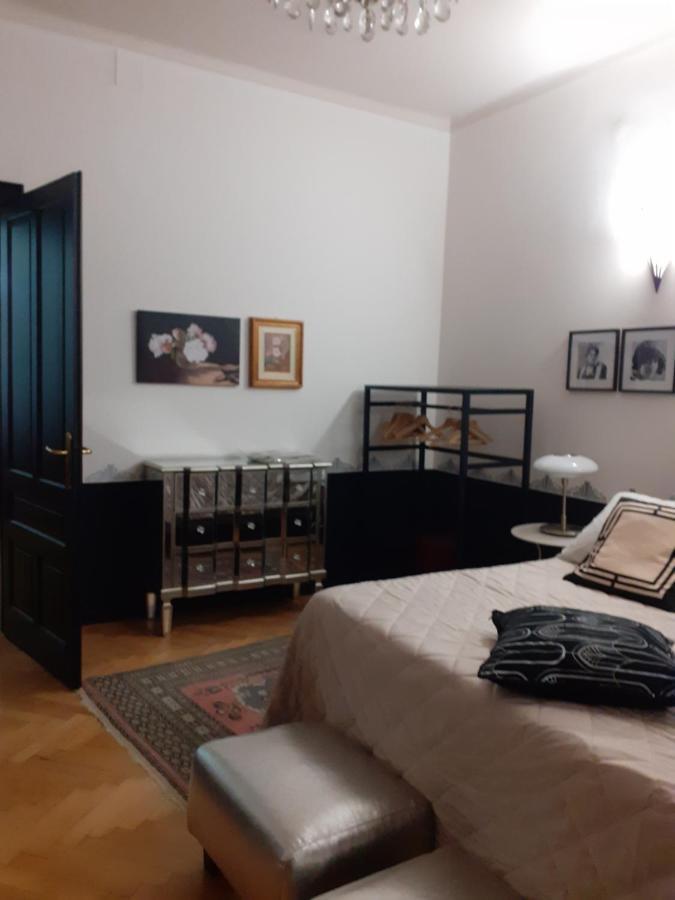La Casa Di Gatsby Lusso In Pieno Centro Con Parcheggio Apartamento Gorizia Exterior foto